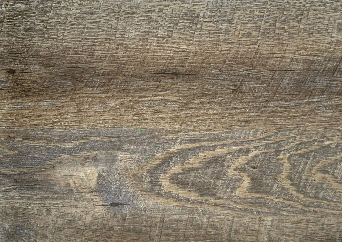 Samoprzylepne panele podłogowe z PCV LVT 152,4 mm x 914,4 mm Wytłaczane drewno